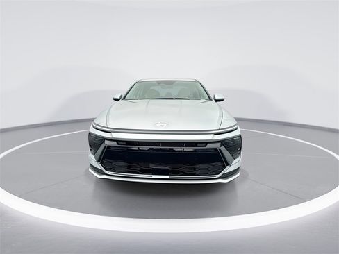 New 2025 Hyundai Sonata SE image 3