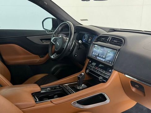 Used 2020 Jaguar F-PACE SVR image 21