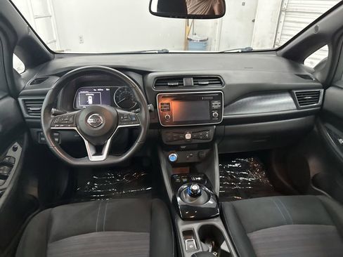 Used 2018 Nissan Leaf SV w/ SV Technology Package FWD image 21