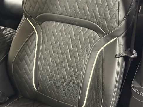 Used 2022 BMW M760i xDrive w/ Luxury Rear Seating Package AWD/4WD image 20
