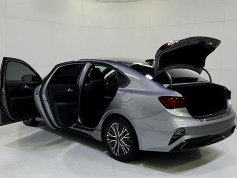 Used 2023 Kia Forte GT-Line FWD image 30