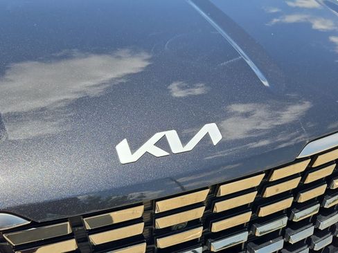 Certified 2024 Kia Carnival SX FWD image 10