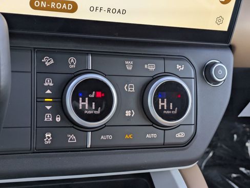 New 2026 Land Rover Defender 110 X-Dynamic SE image 16