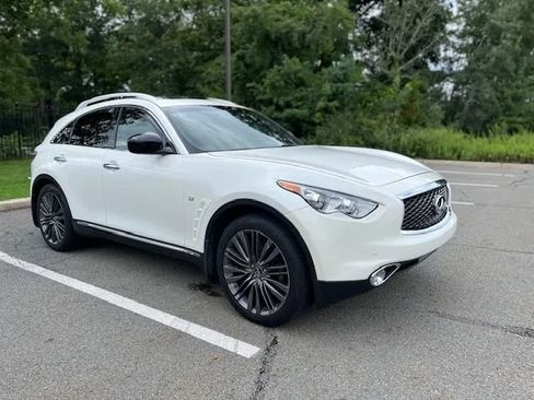Used 2017 INFINITI QX70 AWD w/ Limited Package image 11