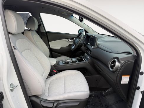 Certified 2023 Hyundai Kona SE w/ Cargo Package image 19