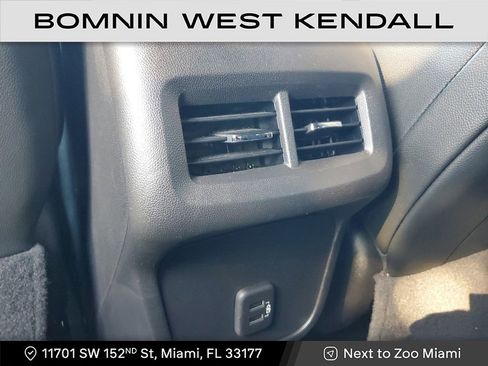 Used 2023 Chevrolet Equinox RS image 18