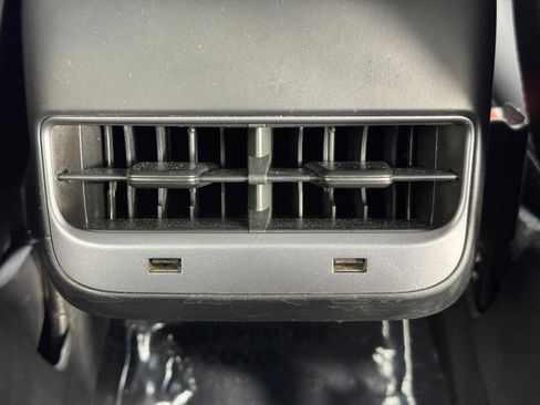 Used 2019 Tesla Model 3 Mid Range image 32