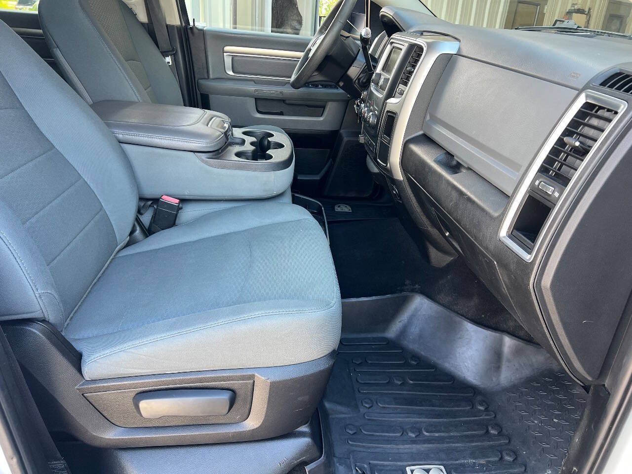 Used 2018 RAM 2500 SLT AWD/4WD image 19