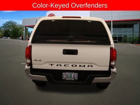 Certified 2018 Toyota Tacoma SR5 image 4