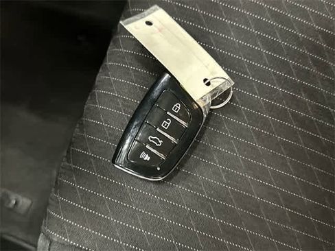 Used 2020 Honda Fit EX image 32