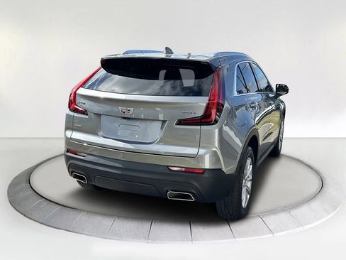 Certified 2023 Cadillac XT4 Luxury w/ Cold Weather Package image 5