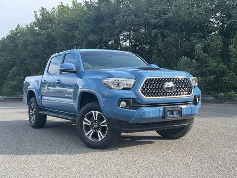Used 2019 Toyota Tacoma TRD Sport AWD/4WD image 1