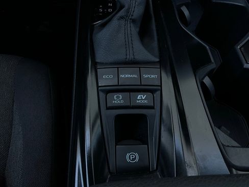 Used 2025 Toyota Camry LE image 22