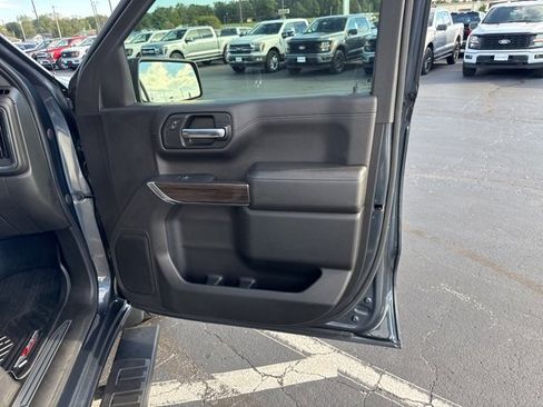 Used 2021 Chevrolet Silverado 1500 RST image 28