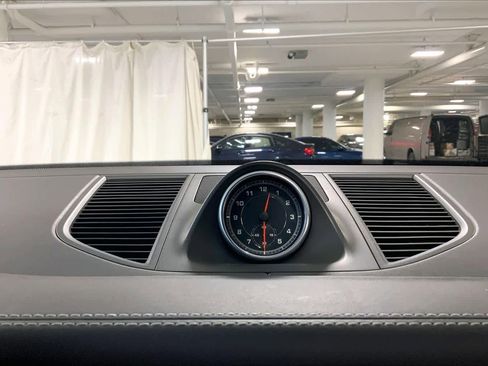 Used 2019 Porsche Macan image 35