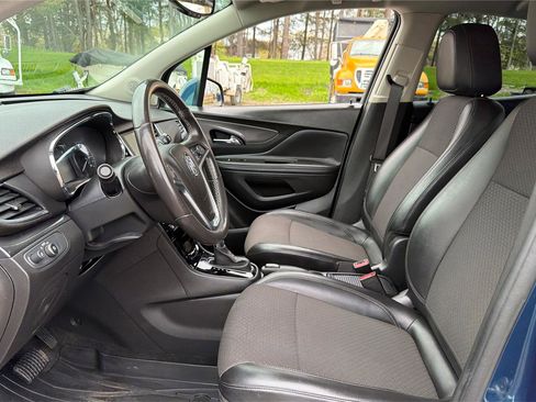 Used 2020 Buick Encore Preferred AWD/4WD image 10