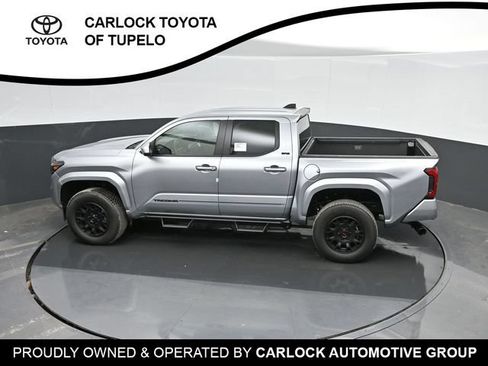 Used 2025 Toyota Tacoma SR5 AWD/4WD image 34