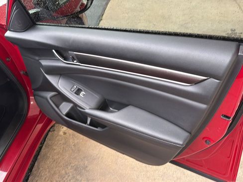 Used 2021 Honda Accord Sport image 14
