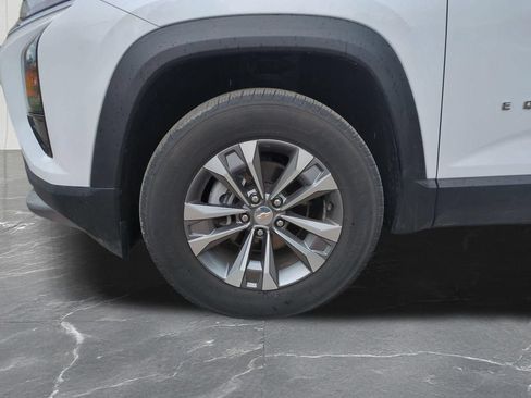 Used 2025 Chevrolet Equinox LT FWD image 33