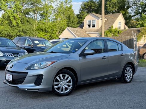 Used 2013 MAZDA MAZDA3 i Sport FWD image 2
