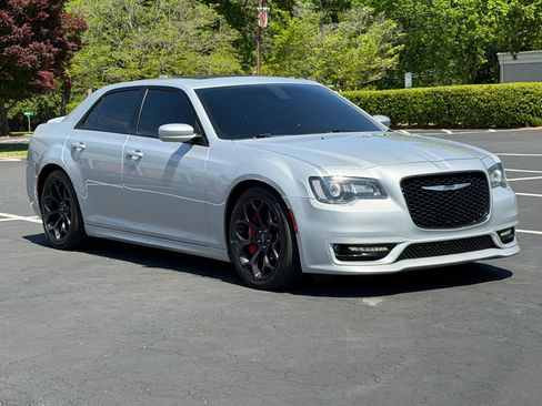 Used 2020 Chrysler 300 S image 4