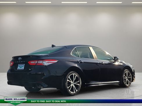 Used 2020 Toyota Camry SE w/ Audio Package FWD image 4