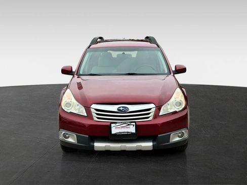 Used 2011 Subaru Outback 2.5i Limited image 2