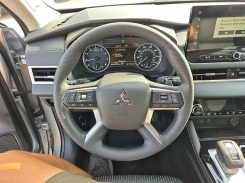 New 2026 Mitsubishi Outlander ES image 38