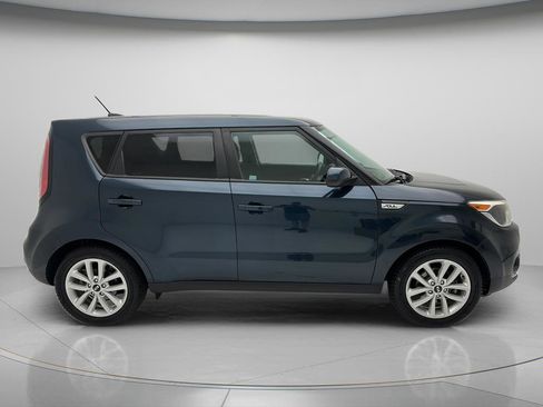 Used 2018 Kia Soul + FWD image 4