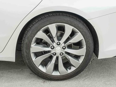 Used 2016 Chevrolet Malibu Premier w/ Driver Confidence Package II FWD image 11