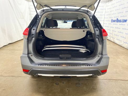 Used 2017 Nissan Rogue SV AWD/4WD image 15