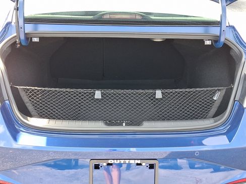 Used 2023 Hyundai Elantra Limited image 29