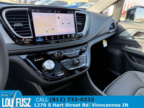 New 2026 Chrysler Pacifica Limited w/ S Appearance Package image 23