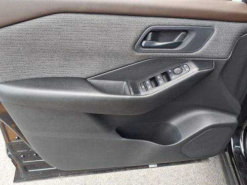 Used 2023 Nissan Rogue S FWD image 13