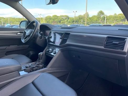 Used 2021 Volkswagen Atlas SEL AWD/4WD image 32