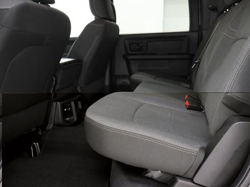 Used 2024 RAM 2500 Tradesman w/ Chrome Appearance Group AWD/4WD image 9
