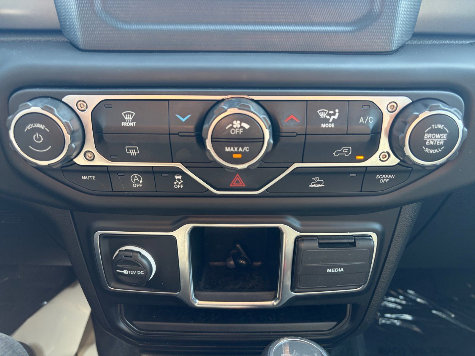Used 2023 Jeep Wrangler Unlimited Sport AWD/4WD image 25
