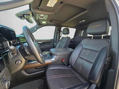 Used 2024 Chevrolet Silverado 1500 High Country w/ Midnight Edition AWD/4WD image 16