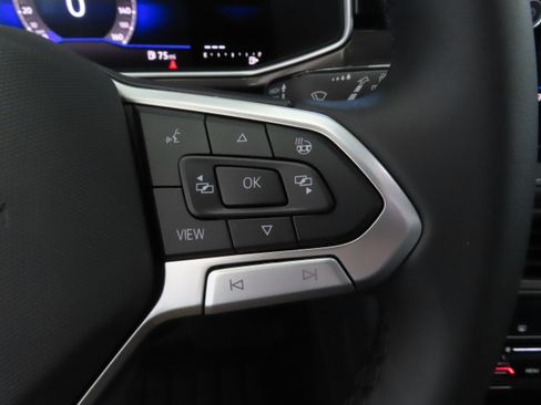 New 2026 Volkswagen Taos SE FWD image 15