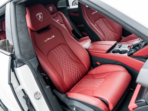 Used 2024 Lamborghini Urus S image 42