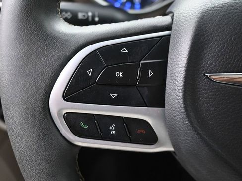 Used 2022 Chrysler Voyager LX FWD image 22