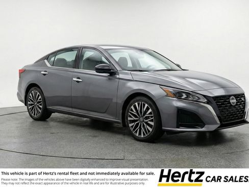 Used 2025 Nissan Altima 2.5 SV FWD image 1