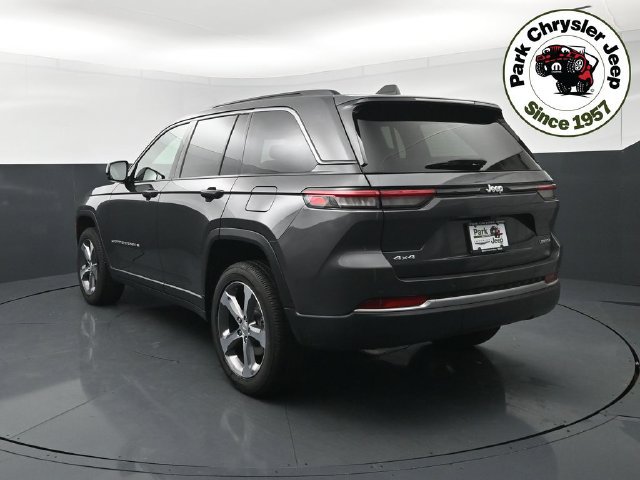 New 2026 Jeep Grand Cherokee Limited w/ Trailer Tow Package AWD/4WD image 4