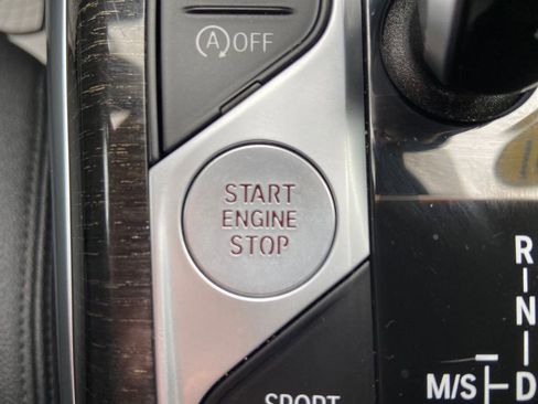 Used 2021 BMW 330i xDrive Sedan w/ Convenience Package image 32