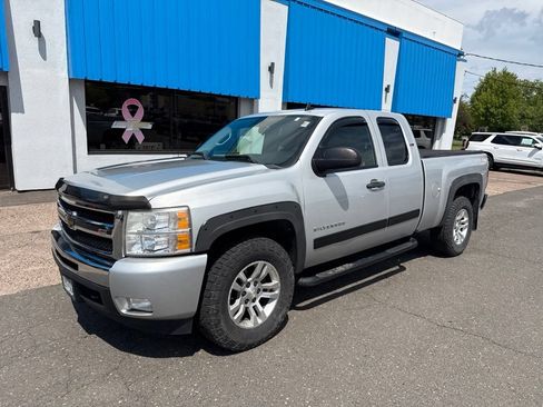 Used 2011 Chevrolet Silverado 1500 LT w/ All-Star Edition AWD/4WD image 2