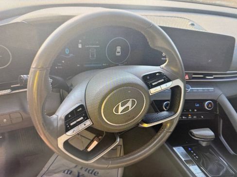 Used 2024 Hyundai Elantra SEL w/ Convenience Package FWD image 7