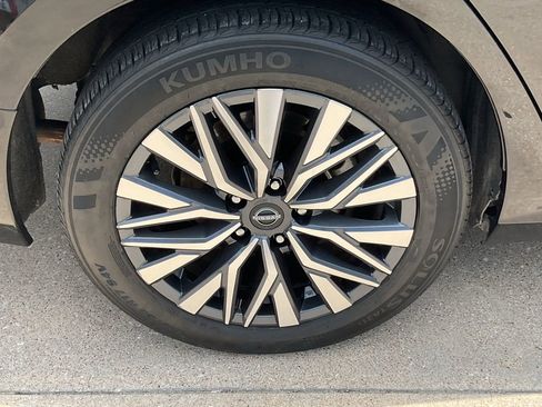 Used 2025 Nissan Altima 2.5 SV FWD image 7
