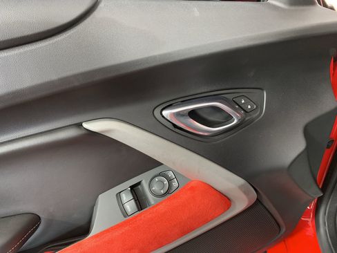 Used 2020 Chevrolet Camaro LT RWD image 15