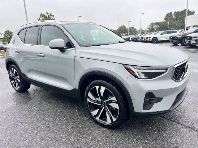 Certified 2024 Volvo XC40 B5 Plus w/ Protection Package Premier AWD/4WD image 1