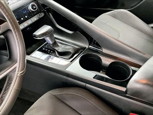 Used 2023 Hyundai Elantra SEL w/ Convenience Package image 17